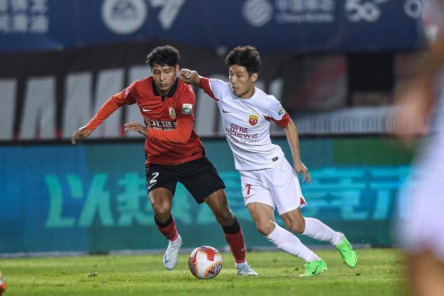 开云-海港强闯长春为争冠敲响警钟 穆帅一席话点醒众人