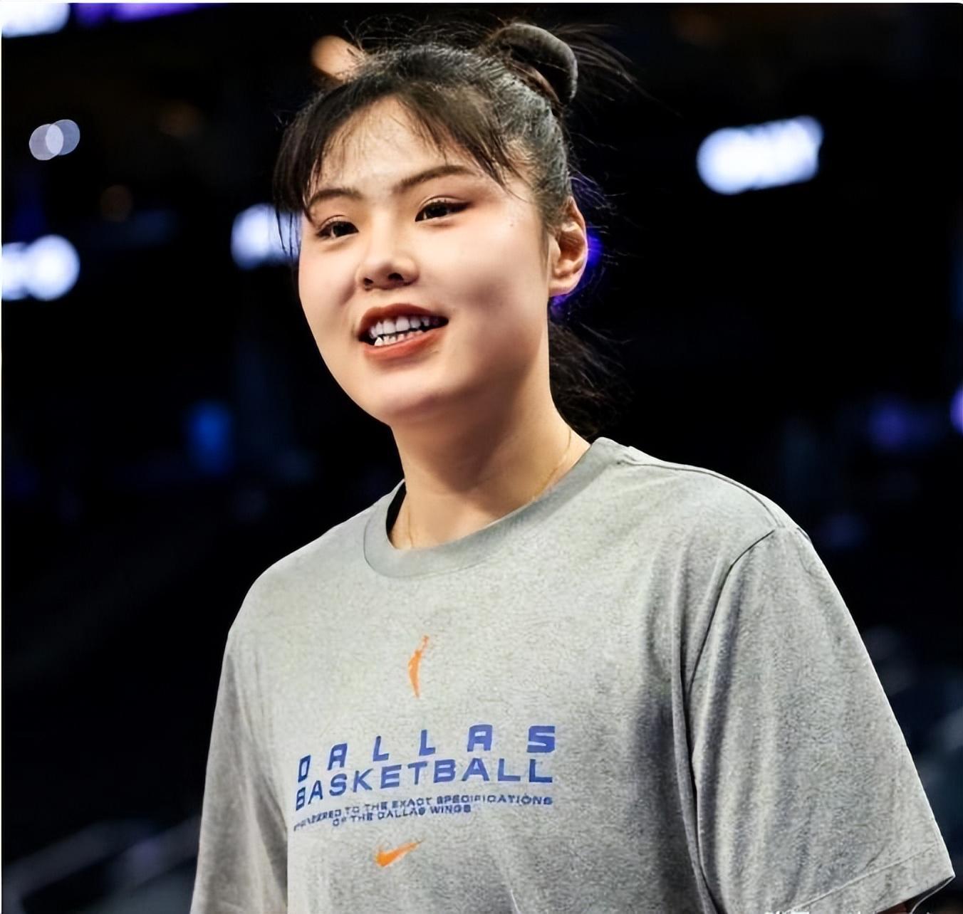 李月汝官宣，升级为李老板，媒体人和球迷纷纷表达不同观点