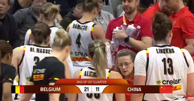 开云-女篮世预赛：张曼曼3分，中国女篮首节11-21落后比利时女篮