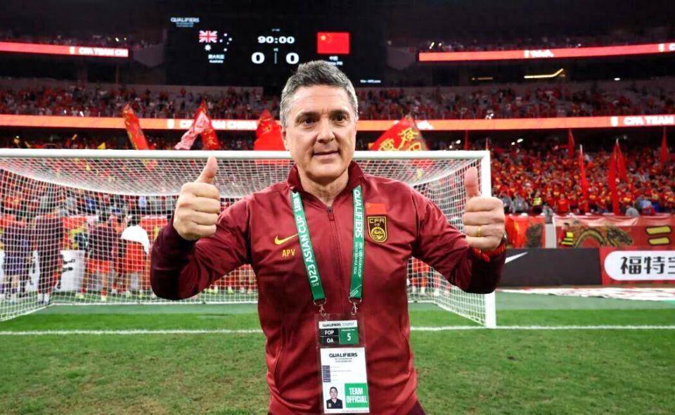 开云体育下载-U23国足加油！李昊加油！决赛23点对阵日本，安东尼奥将派何阵容