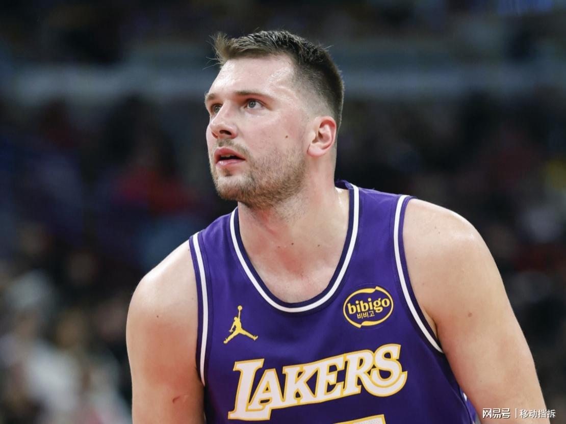 艾顿上点心吧！美记：因为东契奇的缘故，很多中锋都愿意来湖人